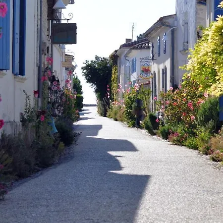 Les Vieilles Pierres Guest house *